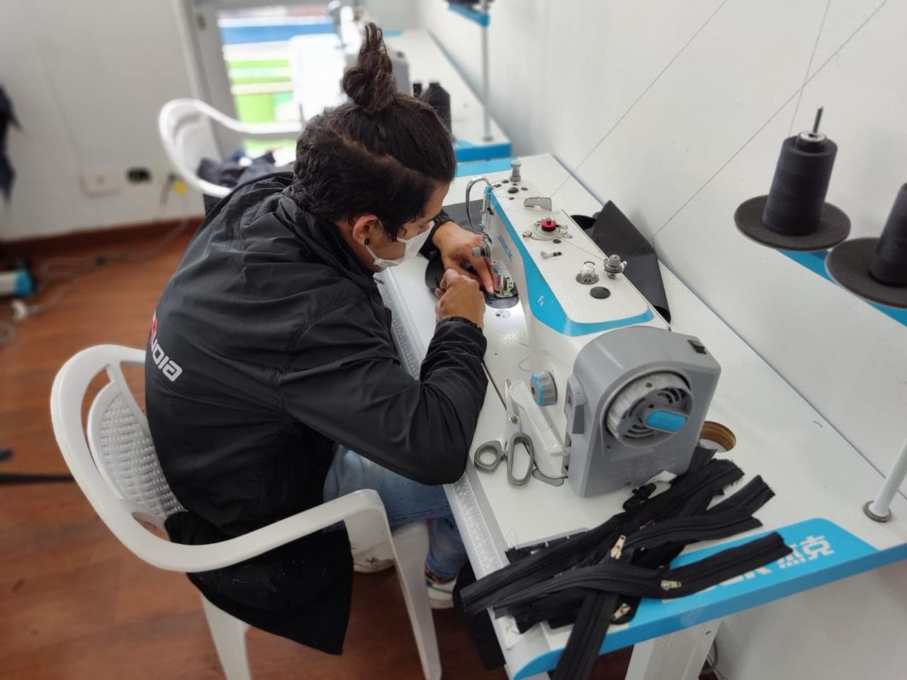 Bordado de logos corporativos