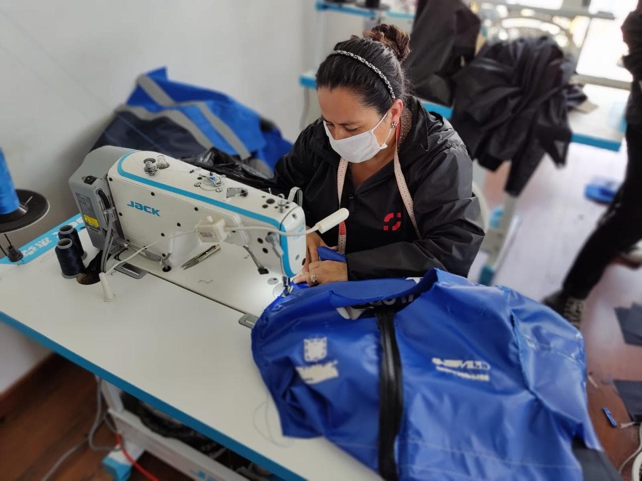 Producción en serie de trajes antifricción